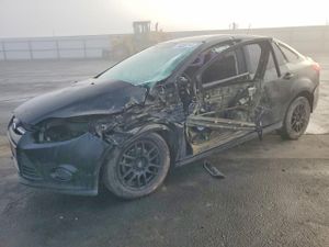 Ford Focus SE 2.0L 4 2013