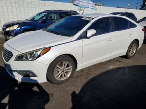 Hyundai Sonata SE 2.4L 4 2015