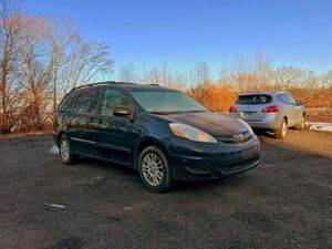 Toyota Sienna LE 3.5L 6 2008