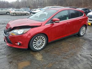 Ford Focus TITANIUM 2.0L 4 2012
