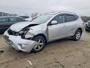 Nissan Rogue S 2.5L 4 2013
