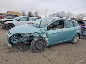 Ford Focus SE 2.0L 4 2012