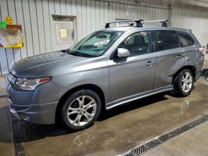 Mitsubishi Outlander SE 2.4L 4 2014