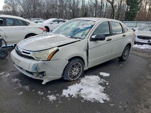 Ford Focus SE 2.0L 4 2011