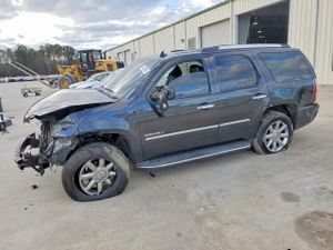 GMC Yukon DENALI 6.2L 8 2013