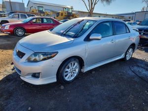 Toyota Corolla BASE 1.8L 4 2010