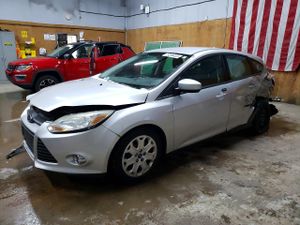 Ford Focus SE 2.0L 4 2012