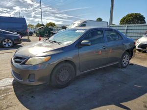 Toyota Corolla BASE 1.8L 4 2013