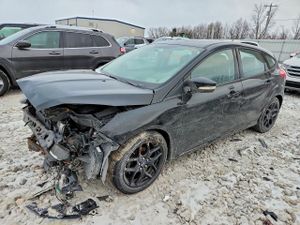 Ford Focus SE 2.0L 4 2015