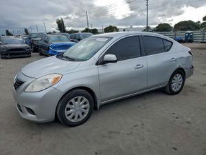 Nissan Versa S 1.6L 4 2012