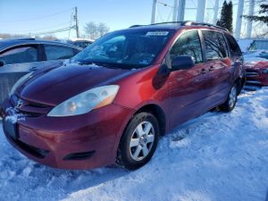 Toyota Sienna CE 3.5L 6 2010