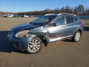 Nissan Rogue S 2.5L 4 2013