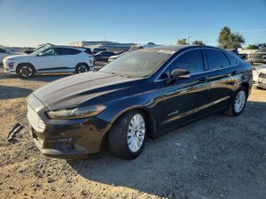 Ford Fusion SE HYBRID 2.0L 4 2013