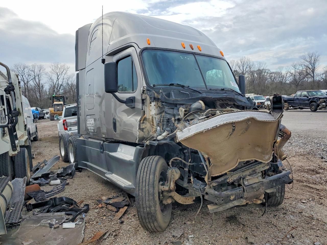 Freightliner Cascadia 14.8L 6 2013