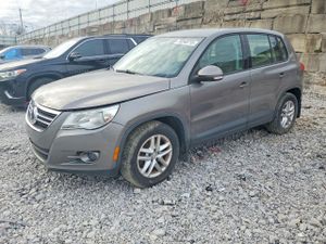 Volkswagen Tiguan S 2.0L 4 2011