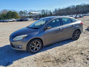 Ford Focus SE 2.0L 4 2013