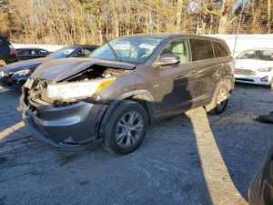 Toyota Highlander LE 3.5L 6 2014