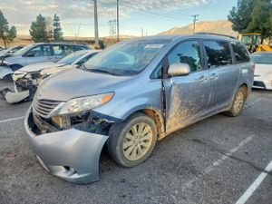 Toyota Sienna XLE 3.5L 6 2011