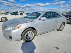 Toyota Camry BASE 2.5L 4 2011