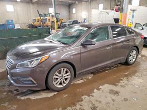 Hyundai Sonata SE 2.4L 4 2015