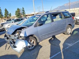 Toyota Sienna CE 3.3L 6 2004