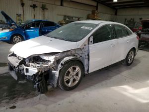 Ford Focus SE 2.0L 4 2013