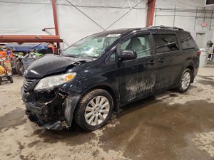 Toyota Sienna LE 3.5L 6 2015