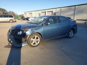 Toyota Corolla BASE 1.8L 4 2013