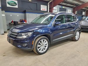 Volkswagen Tiguan S 2.0L 4 2015