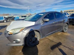Ford Focus SE 2.0L 4 2013