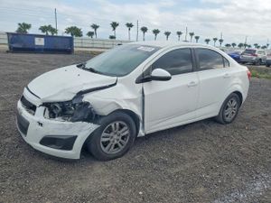 Chevrolet Aveo (Sonic) LT 1.8L 4 2015