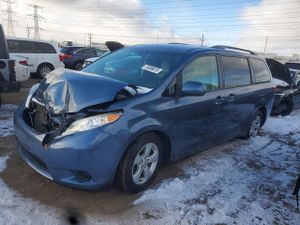 Toyota Sienna LE 3.5L 6 2015