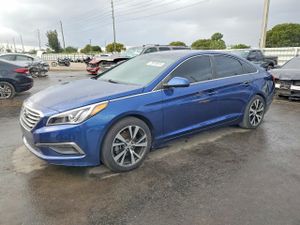 Hyundai Sonata SE 2.4L 4 2015