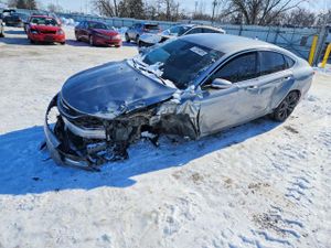 Chrysler 200 LIMITED 2.4L 4 2015