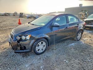Chevrolet Aveo (Sonic) LT 1.8L 4 2015