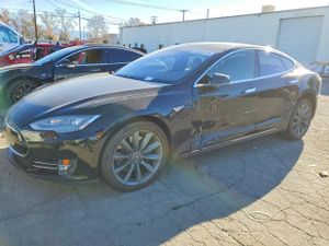 Tesla Model S 2014