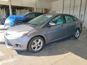 Ford Focus SE 2.0L 4 2014