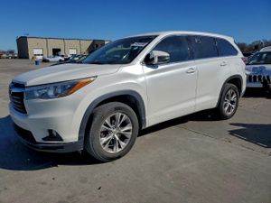 Toyota Highlander LE 3.5L 6 2015