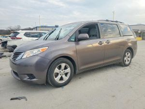 Toyota Sienna LE 3.5L 6 2015