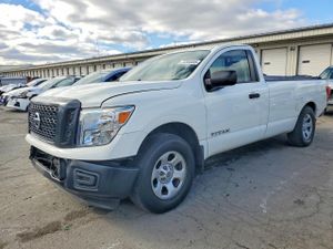 Nissan Titan S 5.6L 8 2017