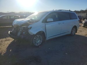 Toyota Sienna XLE 3.5L 6 2015