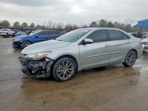 Toyota Camry LE 2.5L 4 2015