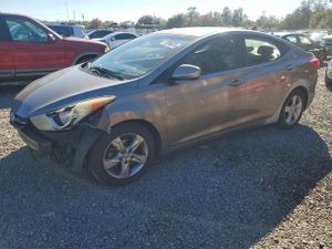 Hyundai Elantra GLS 1.8L 4 2013