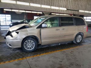 Chrysler Town & Country LIMITED PLATINUM 3.6L 6 2015