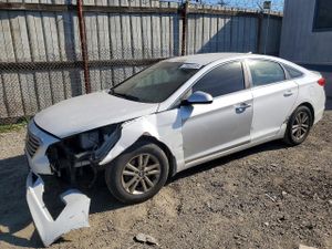 Hyundai Sonata SE 2.4L 4 2015
