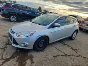Ford Focus SE 2.0L 4 2012