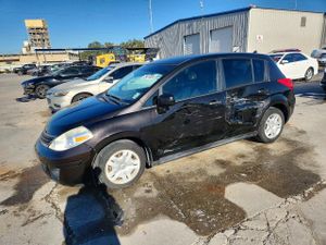 Nissan Versa S 1.8L 4 2011