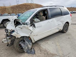 Toyota Sienna CE 3.5L 6 2009