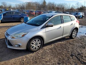 Ford Focus SE 2.0L 4 2012