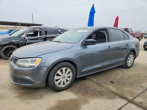 Volkswagen Jetta BASE 2.0L 4 2014